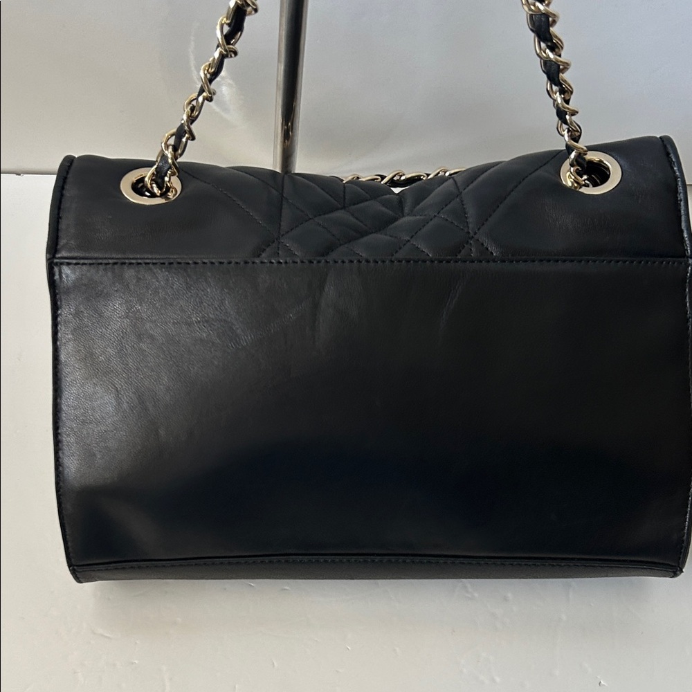 Danier Black Quilted Shoulder Bag with Gold Chain - Picture 10 of 16